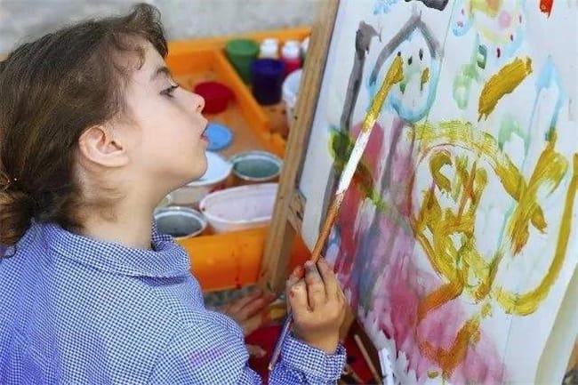 怎么启蒙幼儿园孩子的画画能力 如何培养孩子的绘画启蒙