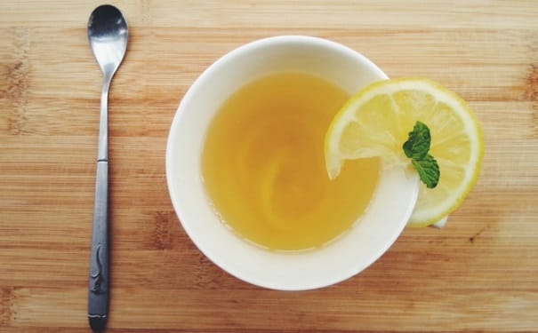柠檬蜂蜜怎么做好喝又营养？柠檬蜂蜜水的功效有哪些？(1)