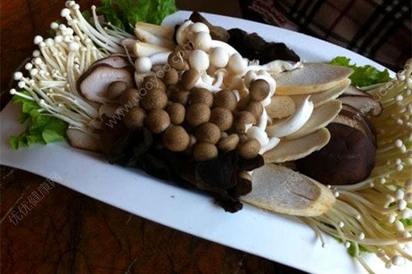 蘑菇能和木耳一起炒吗？蘑菇和木耳怎么做好吃？(1)