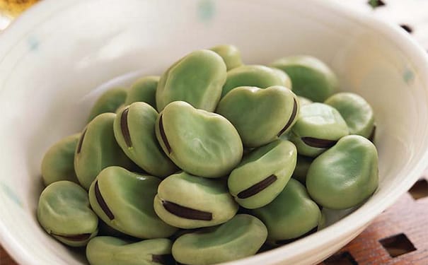 蚕豆怎样做好吃？蚕豆的功效与作用及食用方法(1)