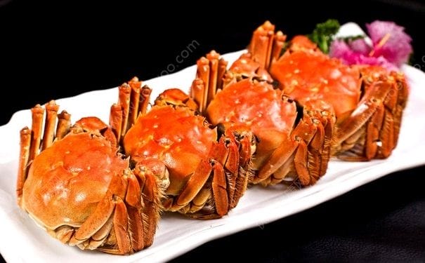 螃蟹搭配什么吃最好？螃蟹的饮食搭配(1)