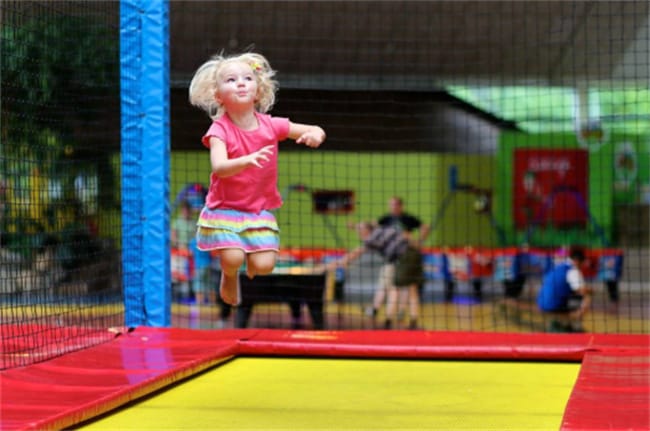 弹跳运动对于大脑发育有利吗 孩子弹跳运动可健脑