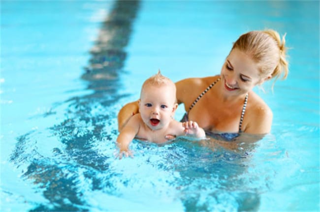 带孩子去游泳，需要做的准备工作 儿童游泳前要准备什么