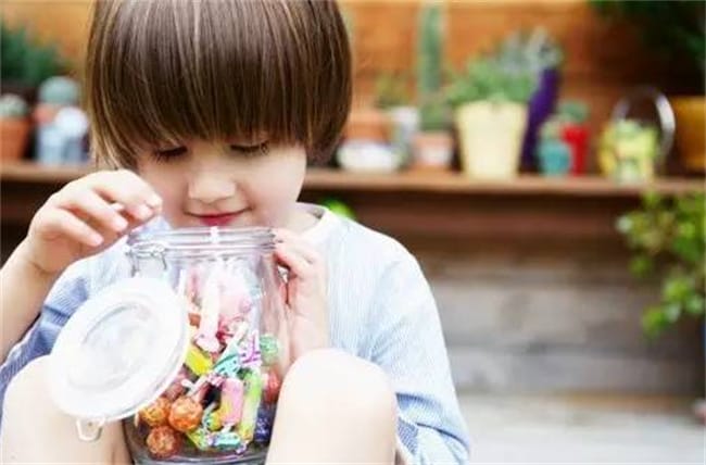 孩子吃糖多会影响智力吗 小孩糖吃多了会不会影响智力
