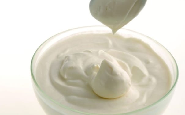 酸奶主要有哪些功效？怎样搭配酸奶能发挥最佳功效？(1)