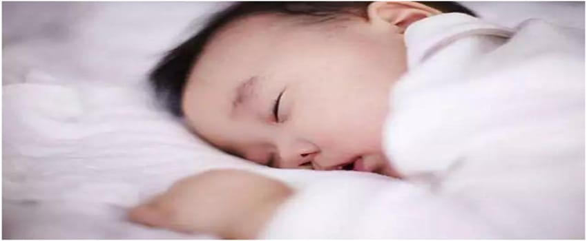 婴儿睡觉打呼噡正常吗(原因)