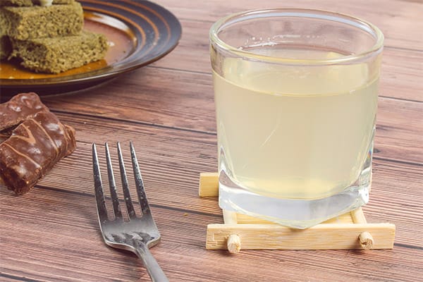 喝蜂蜜水的4大禁忌 喝蜂蜜水有什么不良反应吗