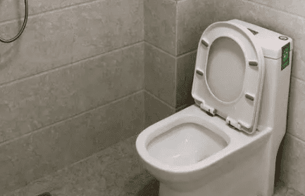 厕所马桶水箱漏水怎么处理方法1