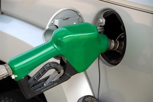 油价两连跌 95号汽油有望回归7元时代：每升将便宜0.28元 ！-图1