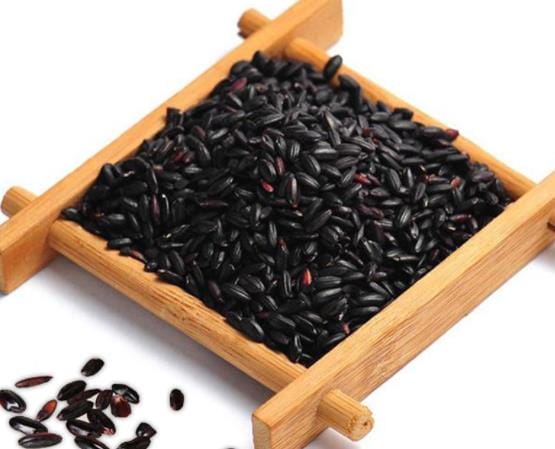 吃黑米可以补肾吗 黑色入肾适量吃益肾强肾