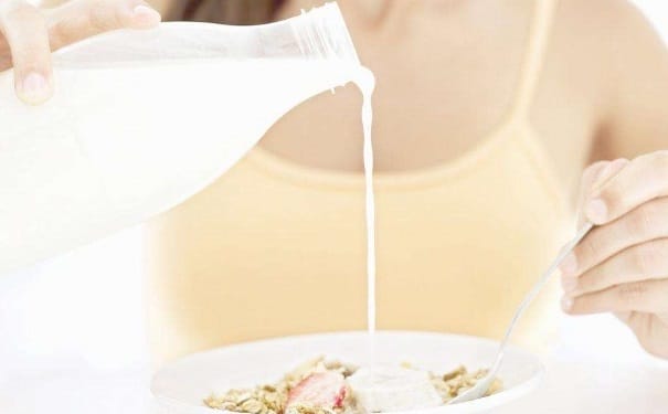 喝牛奶有哪些要注意的禁忌？喝牛奶的禁忌事项(1)