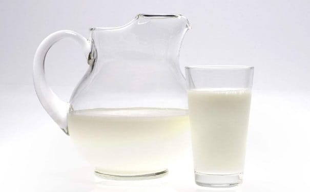 夏季喝牛奶有什么好处？夏季喝牛奶的原则有哪些？(1)