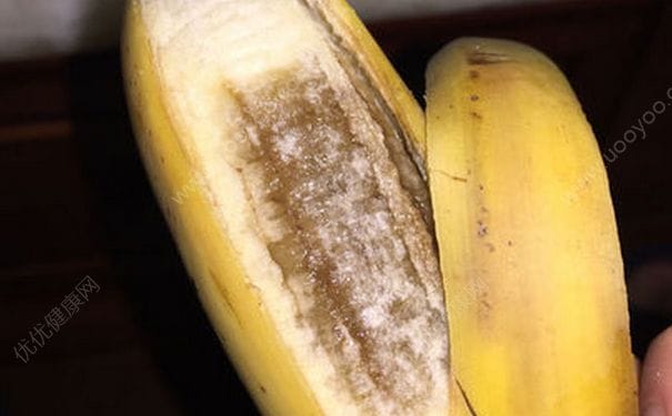 香蕉的心发黑可以吃吗？香蕉的心里面黑了还能吃吗？(3)
