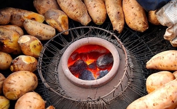 街边的烤红薯能吃吗？化工桶烤的红薯有毒吗？(1)