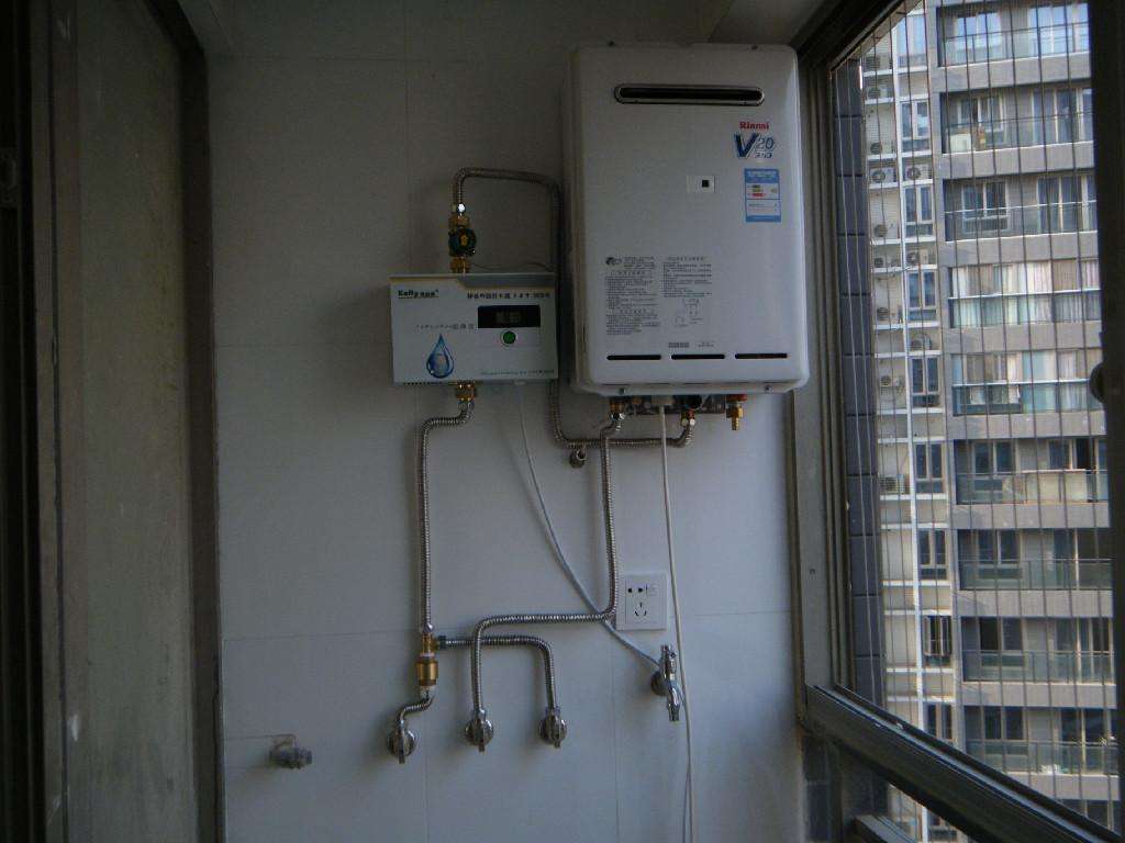 小知识：热水器安装高度（家里电热水器安装离地多高才算标准）-图2