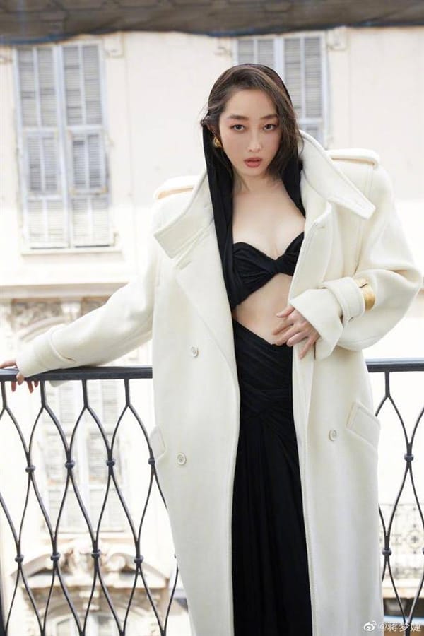 戛纳红毯造型被吐槽！蒋梦婕回应：随便说 我很喜欢 ！-图3
