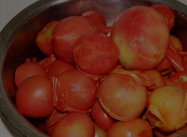 西红柿保存到冬天方法有哪些,西红柿放在冰箱保存方法图1