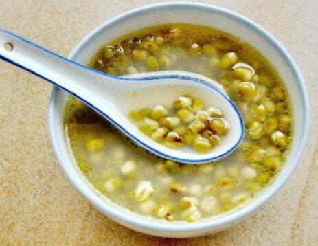 绿豆汤喝多了会怎么样 每天坚持喝绿豆汤对肝脏好吗