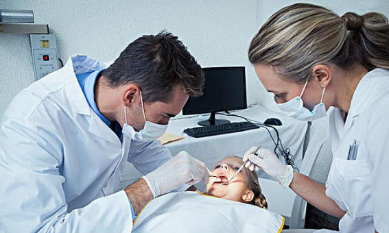 牙医专业一般学几年,口腔医学学制都是几年图6