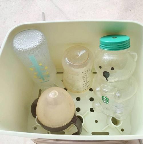 奶瓶中有水渍可以装母乳,挤母乳时奶瓶有水行图1