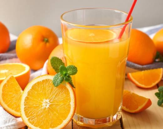 橙汁可以晚上喝吗 含糖量高,忌过量,及时刷牙