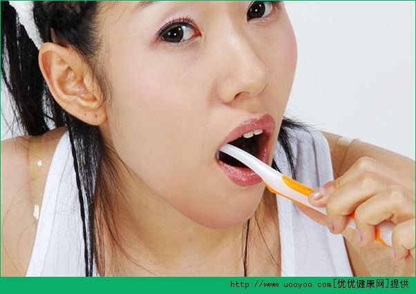 刷牙的正确方法 刷牙的正确方式 刷牙注意事项 刷牙要注意什么(5)