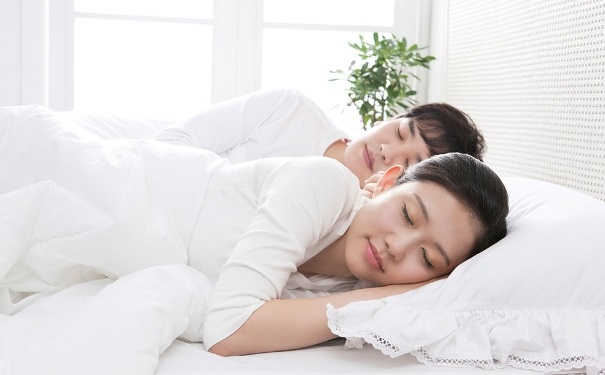 最佳睡觉姿势是什么样的？正确的睡觉姿势都有哪些？(1)