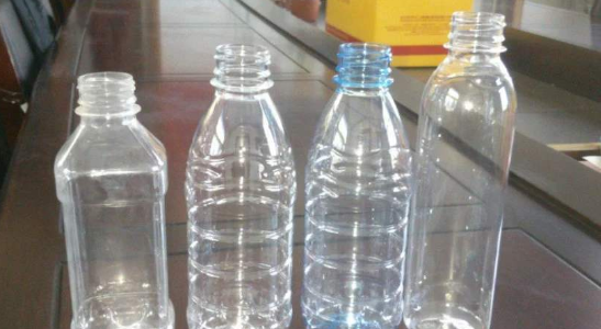 矿泉水瓶子是什么塑料,矿泉水瓶是用什么材料做的图1