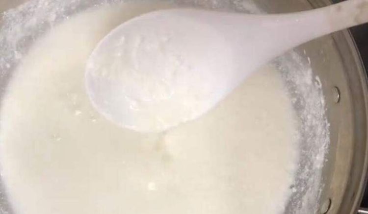 只用纯牛奶可以打发成奶油,纯牛奶可以打发成奶油不用加任何东西图3