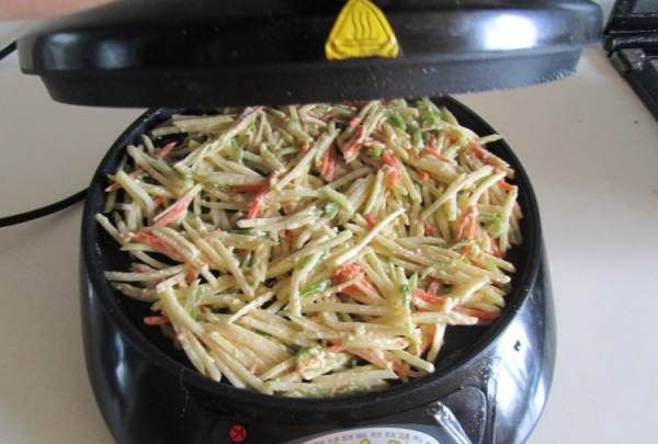 电饼铛做煎饼怎么做,怎样用电饼铛做出好吃的菜煎饼图14
