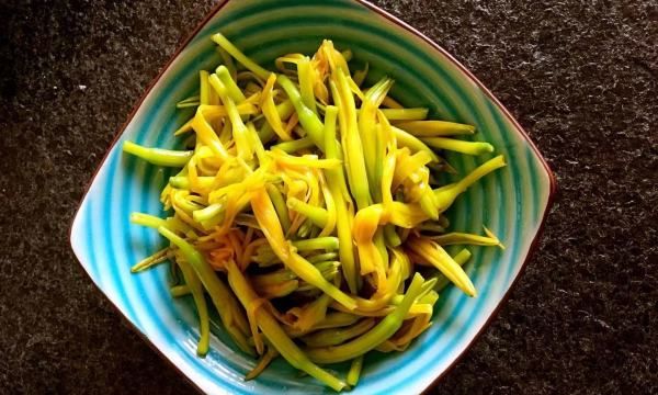 蒸黄花菜需要多长时间,黄花怎么吃图1