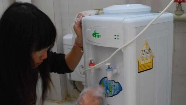 饮水机怎么清洗内胆,如何简单有效的清洗饮水机内胆水垢图1