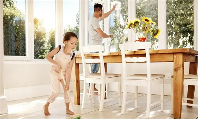 孩子会做家务 自理和自控能力都不差 7个步骤培养孩子家务习惯
