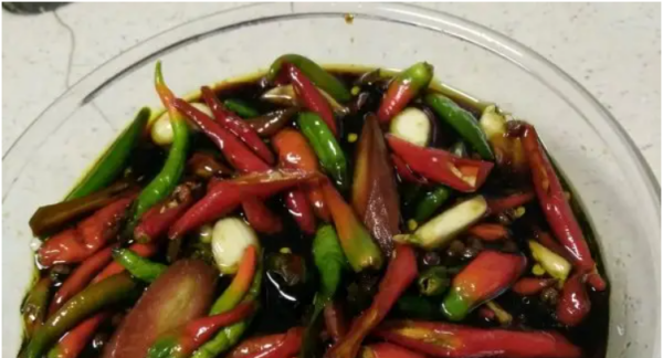 新鲜大红椒怎么腌好吃,生辣椒怎么腌制好吃图3